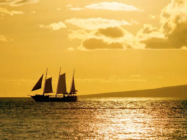 GOLDEN SEA